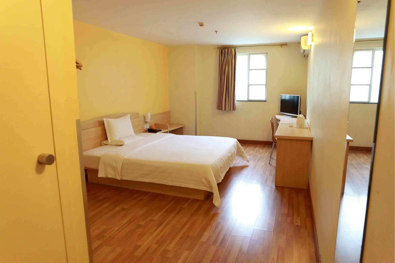 7Days Inn West Liaoyang Road Carrefour Qingdao Exterior photo