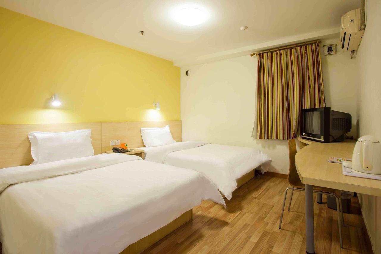 7Days Inn West Liaoyang Road Carrefour Qingdao Exterior photo