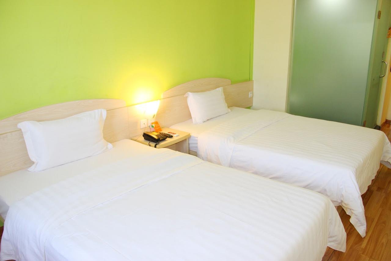 7Days Inn West Liaoyang Road Carrefour Qingdao Exterior photo